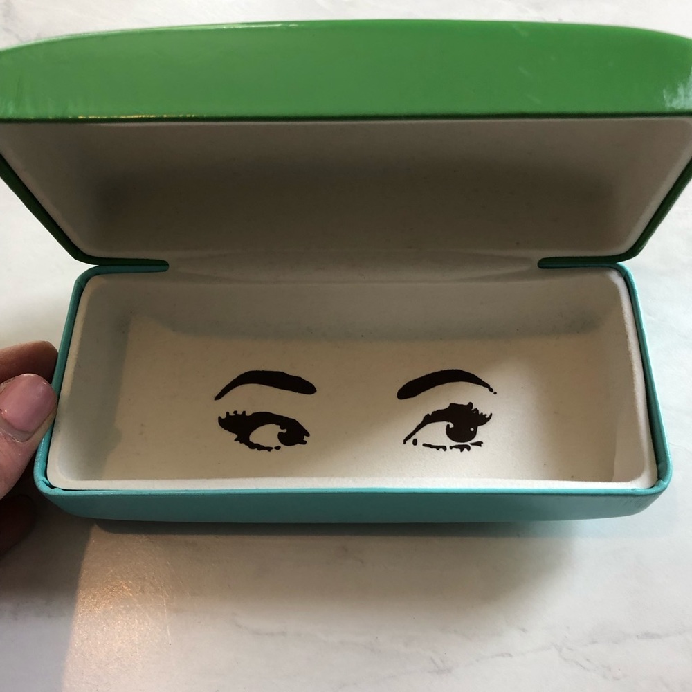 Kate Spade sunglasses case. - Picture 5 of 7